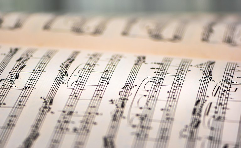 music-book-6168179_1280.jpg