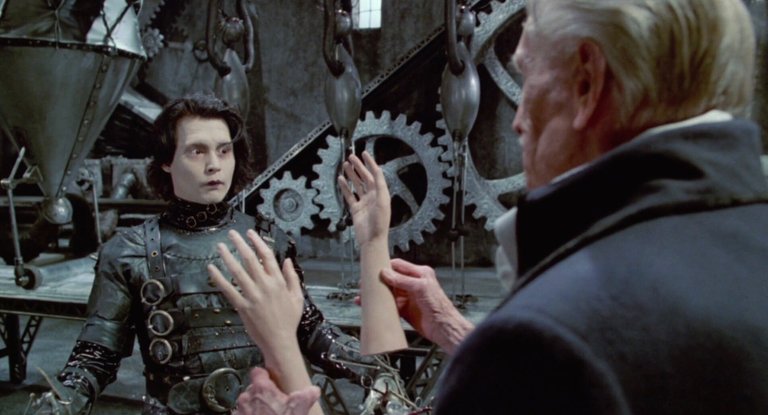 edward_scissorhands_1990_004_3ebf460a.jpeg