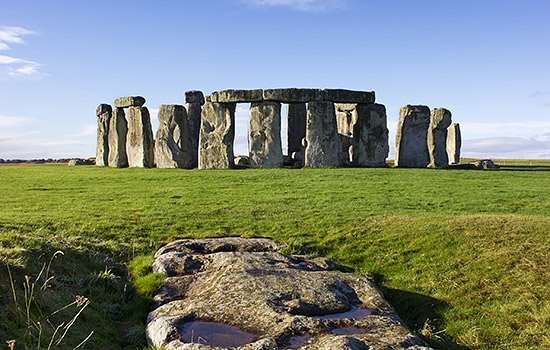 stonehenge-and-slaughter-stone.jpg