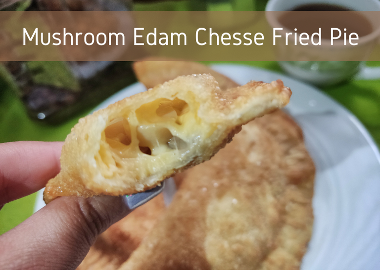 Mushroom Edam Chesse Fried Pie.png