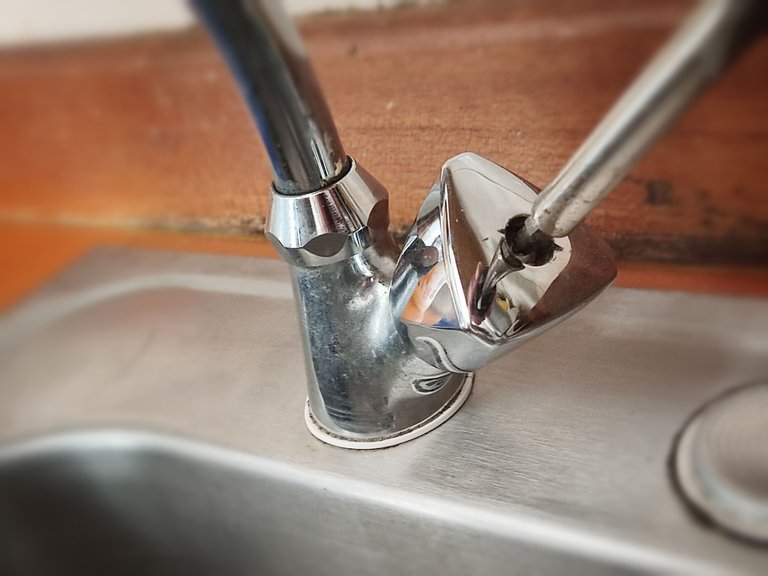 Kitchen tap 4.jpg