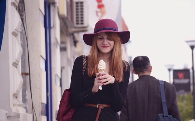 woman-with-ice-cream-2004777_640.jpg
