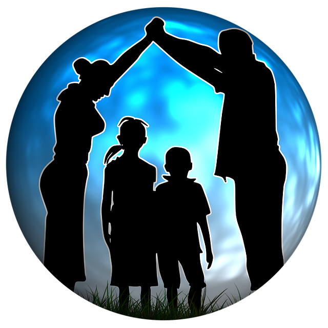 family-1466274_640.png