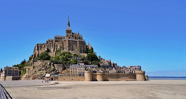 mont-saint-michel-7356263_640.jpg