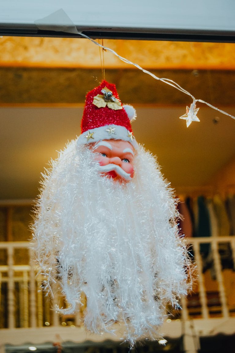 free-photo-of-santa-claus-hanging-in-a-living-room.jpeg