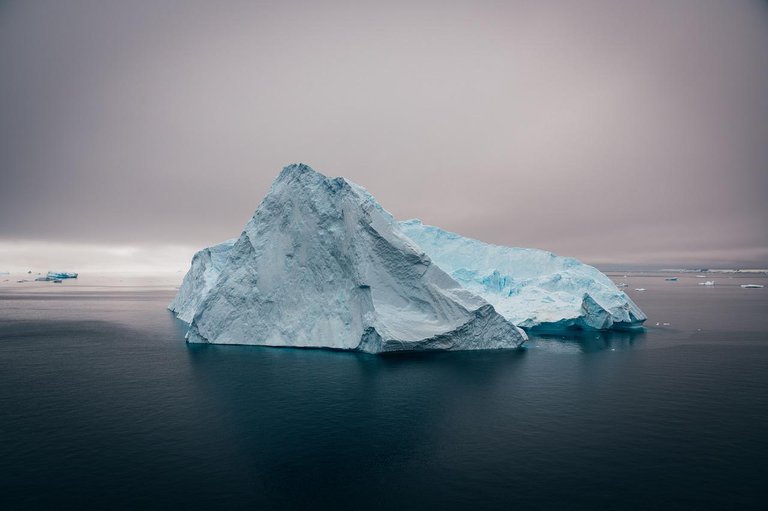 iceberg-gf1b8ba9e2_1280.jpg