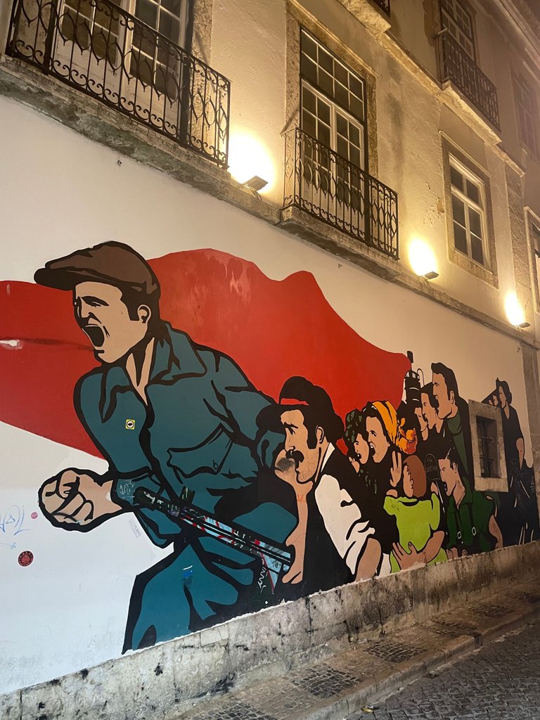 mural revoluçao dos cravos.jpg