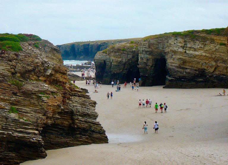 Playa_LaCatedrales_Galicia_2.jpg