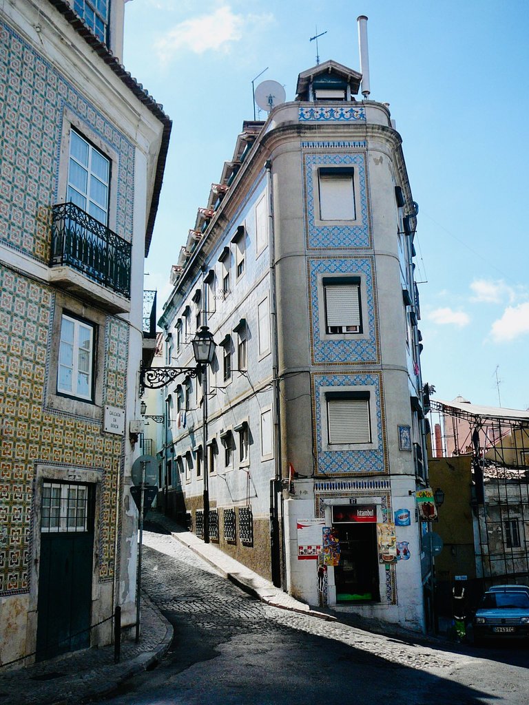 CalcadaDaGraca_Lisboa_2010.jpg