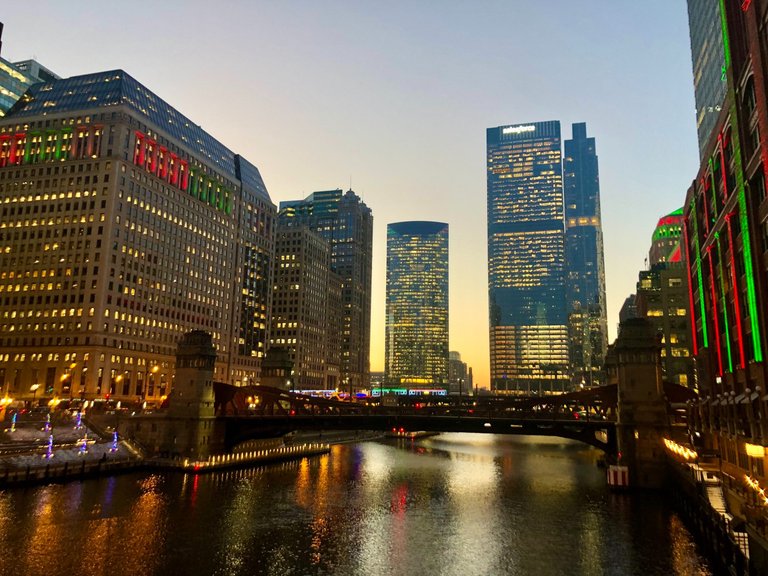 The Holidays vibes in downtown Chicago and the Christkindlmarket