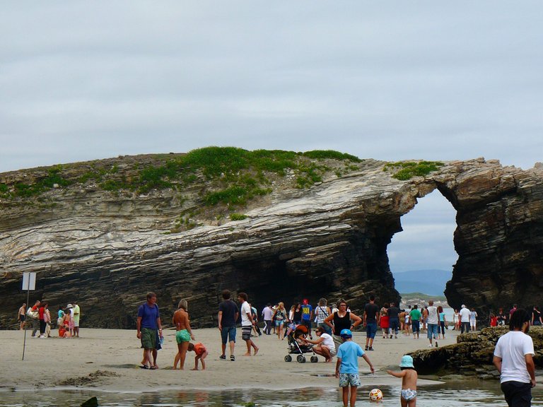 Playa_LaCatedrales_Galicia_5.jpg