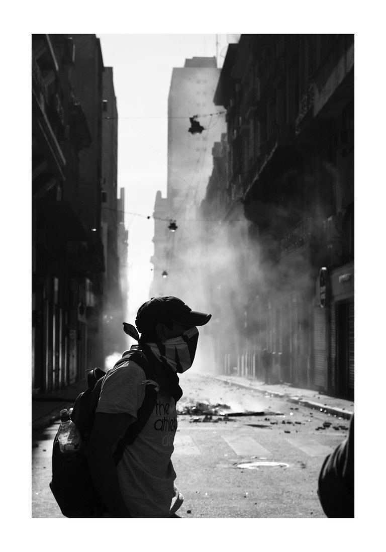 GORRA + HUMO.jpg
