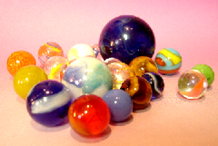 240px-Marbles_canicas.png