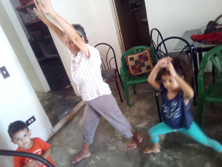 yoga mi abuela.jpg