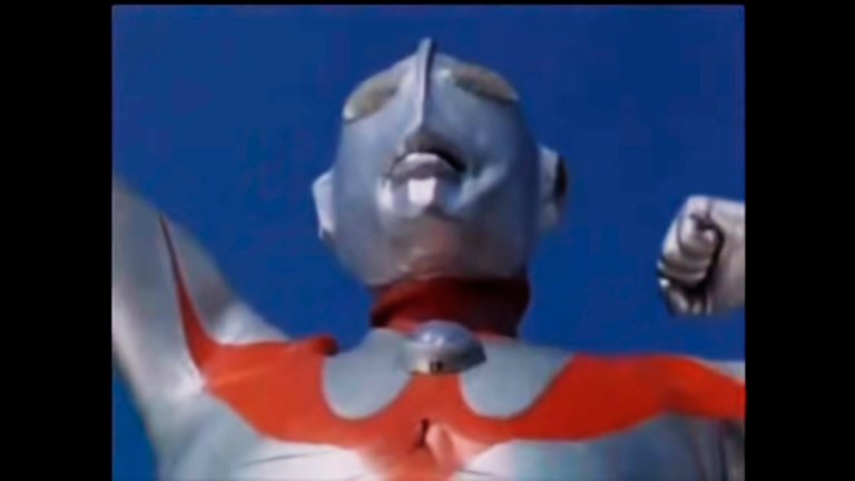 Ultraman_vence.jpg