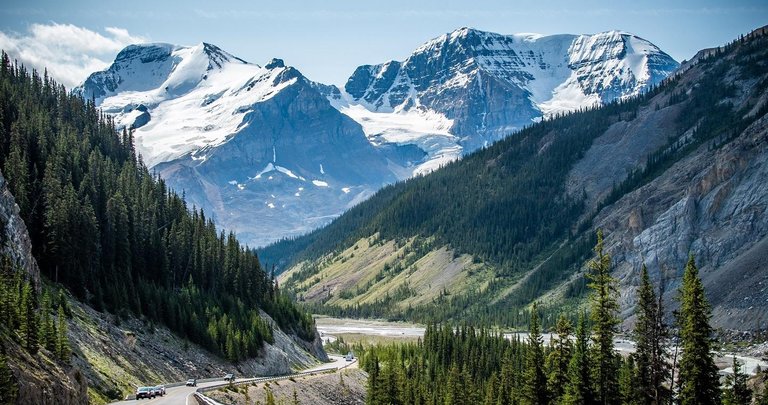 Canadian-Rockies-Alberta_1440x960.jpg