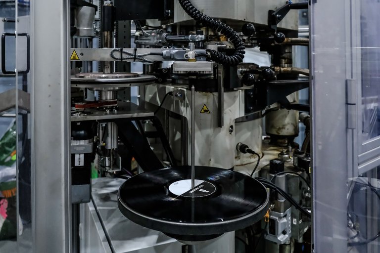 How vinyl records are made 