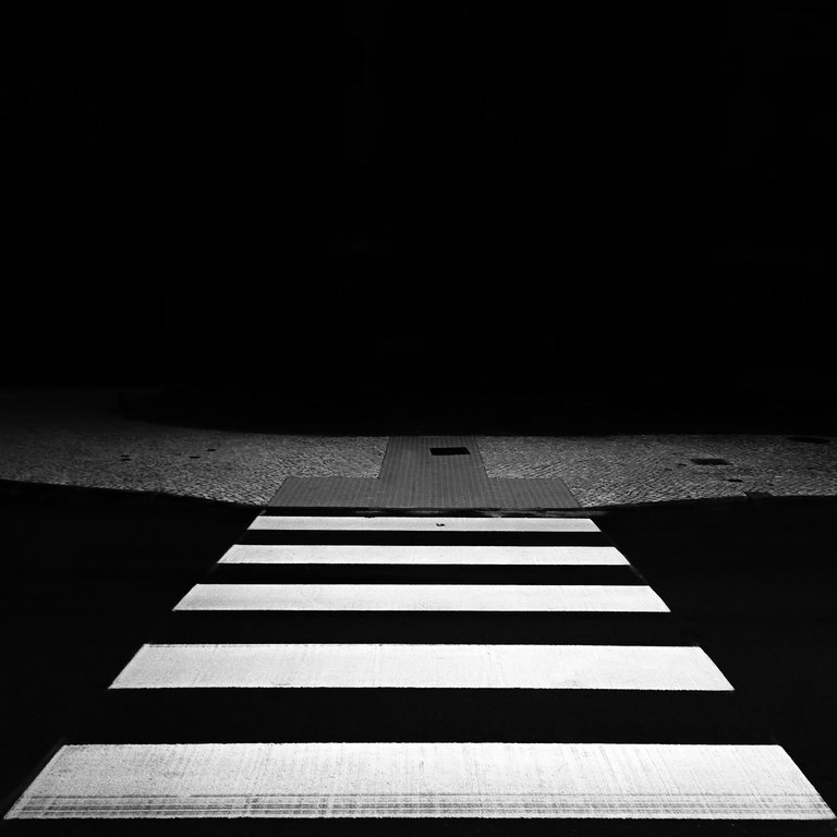 2-Minimal_ Black & White_Paulo Abrantes-13.jpg