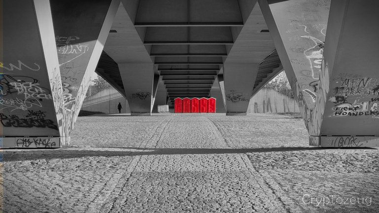 Imperfect Symmetry – My entry for The Friendlymoose Photocontest – SYMMETRY