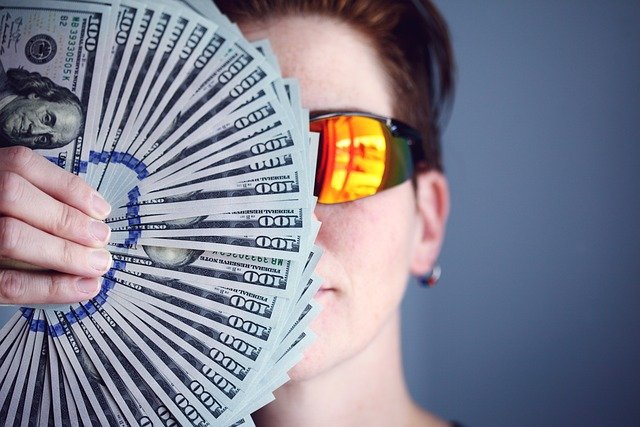 dollers-3751983_640.jpg