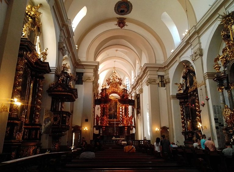 Altar iglesia.jpg