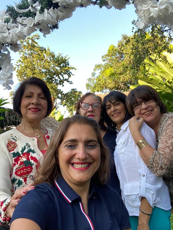 amigas.jpg