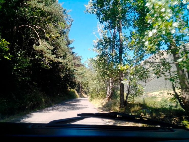 carretera hacia la laguna.jpg