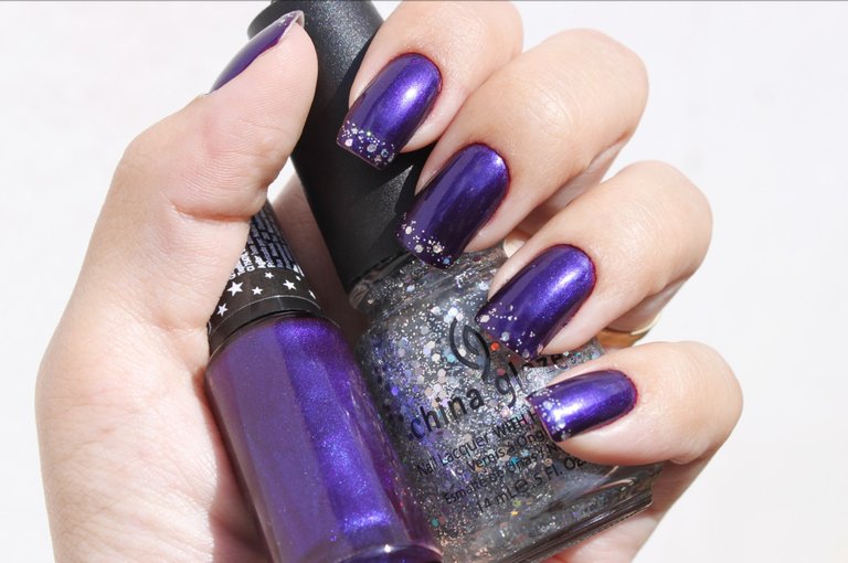Dark_violete_nail_polish_and_shimmer.jpg
