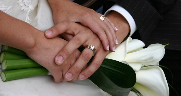 weddingrings21314767.jpg