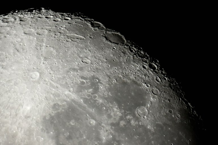 telescope moon 1.JPG