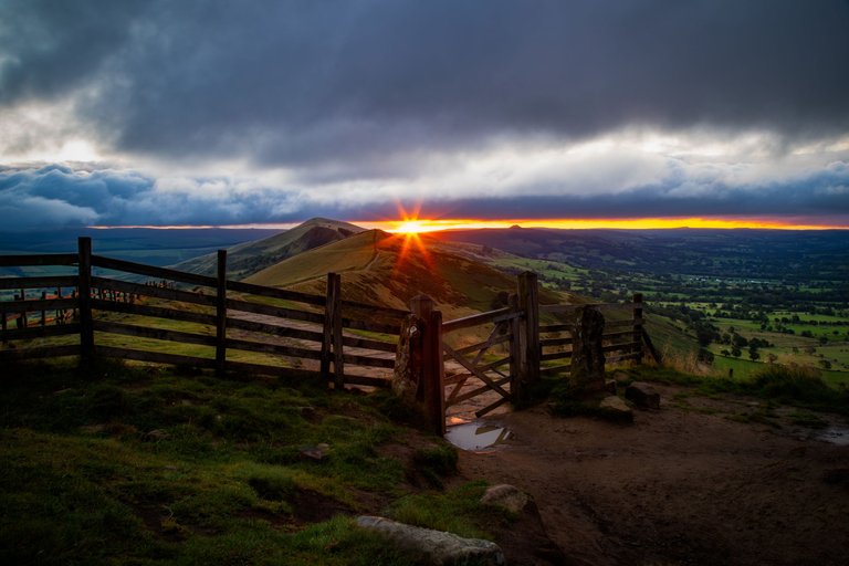 Mam Tor-01034-small.jpg