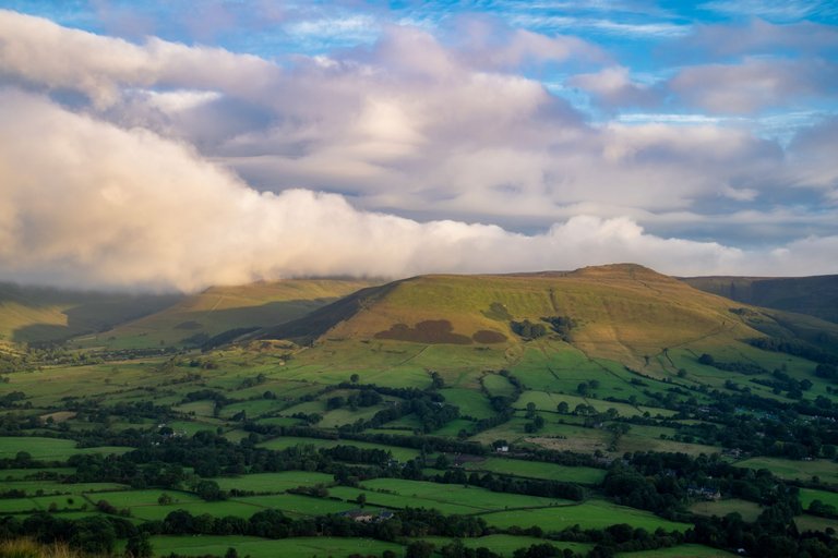 Mam Tor-01215-luminar.jpg