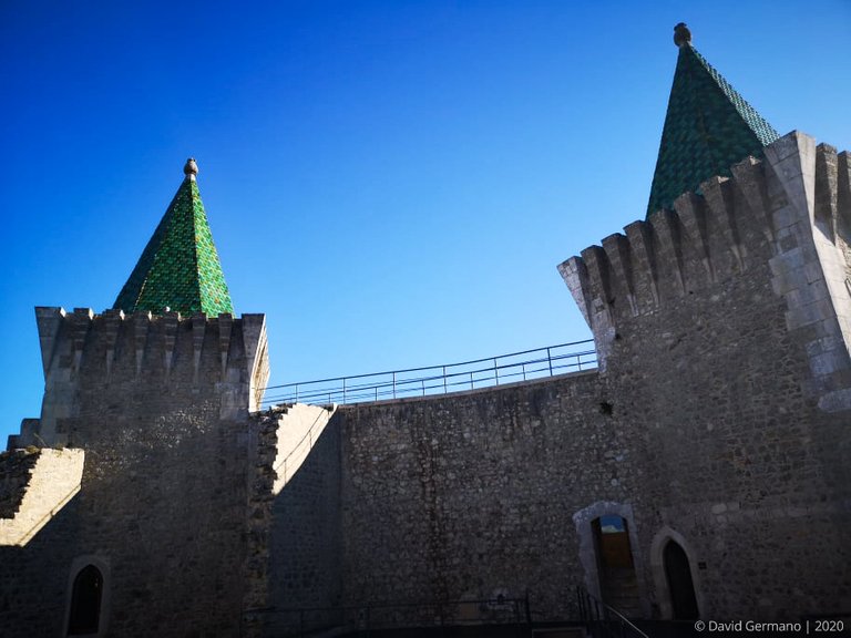 Castelo Porto de Mós 2.jpg