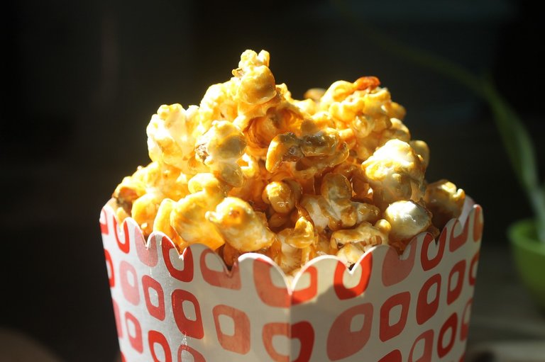 caramel-popcorn-3794018_1280.jpg