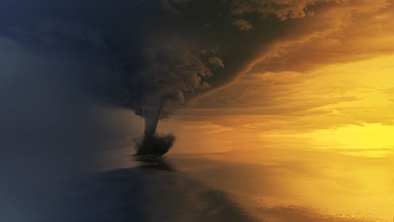 tornado-3189351_1920.jpg