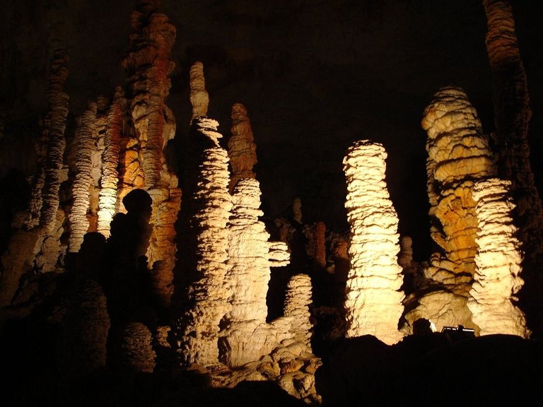 stalactite-g76c822595_1280.jpg