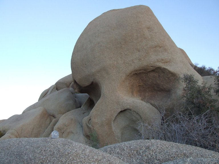 Skull-rock02.jpg