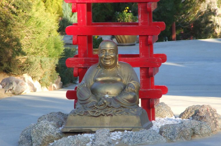 CT0038LaughingBuddha180910.jpg