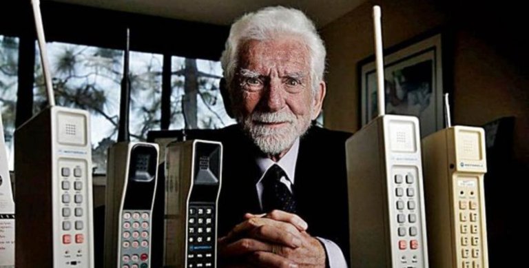 martin-cooper-primer-telefono-movil-a-620x349-2.jpg