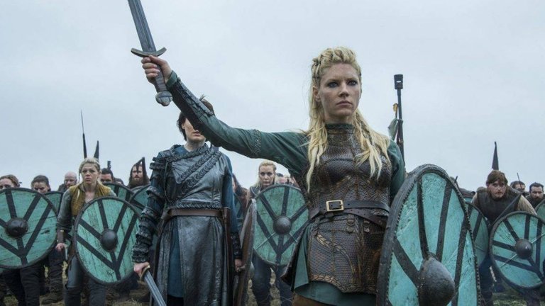 una-irreconocible-lagertha-protagoniza-las-primeras-fotos-de-lo-nuevo-de-vikingos.jpg