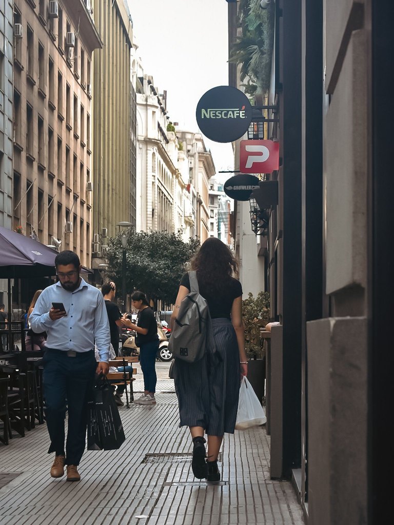 Unexpected Shots in Downtown, Buenos Aires - Street Photography [ENG/ESP]
