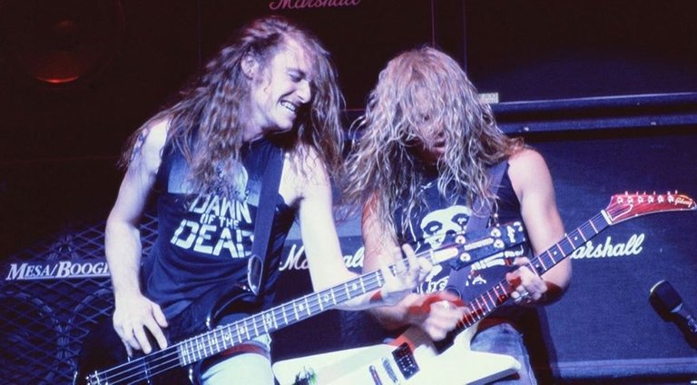 cliff-burton-james-hetfield.jpeg