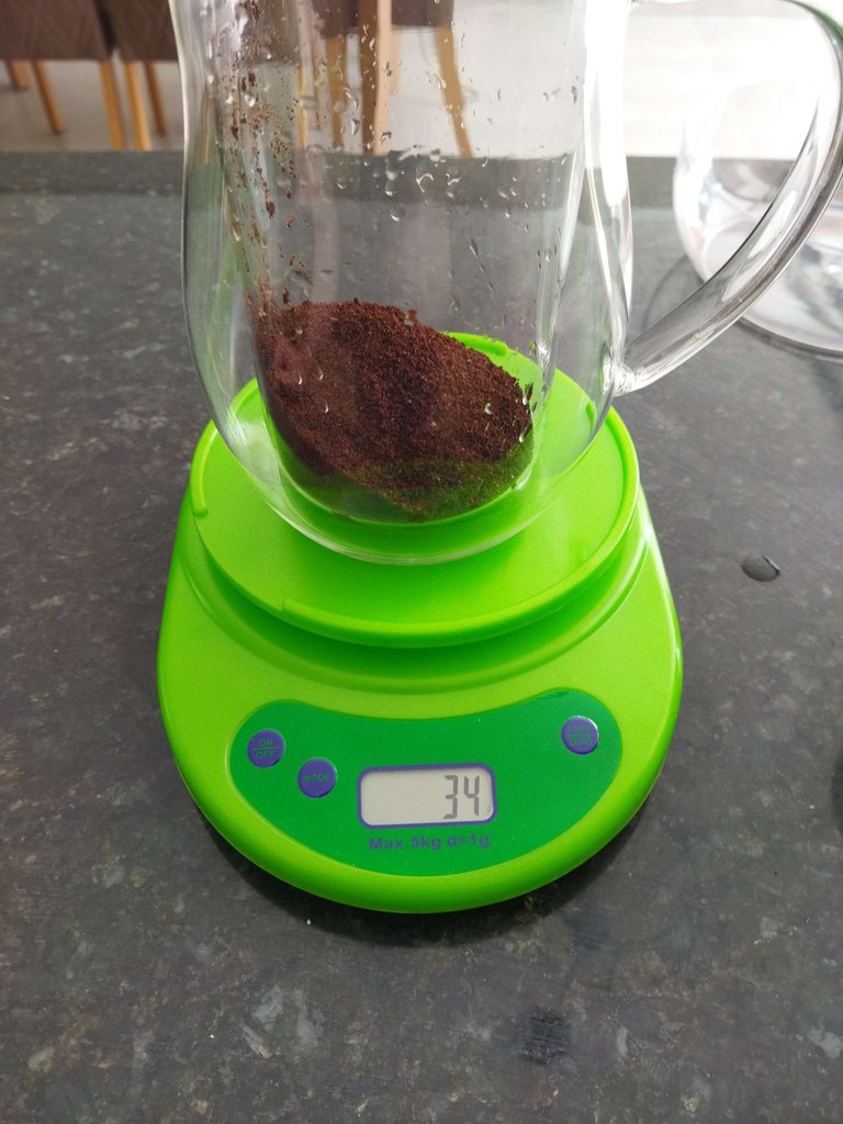 34g of coffee grounds