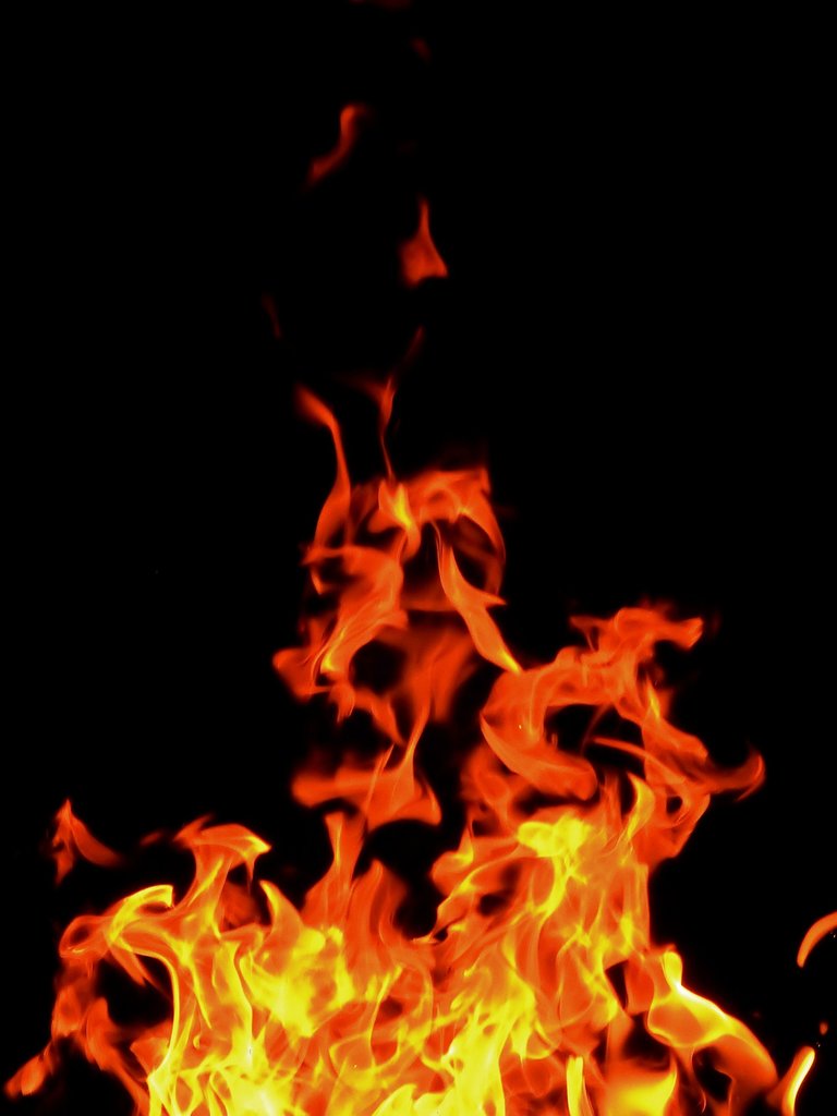 fire-g4e2e64625_1920.jpg