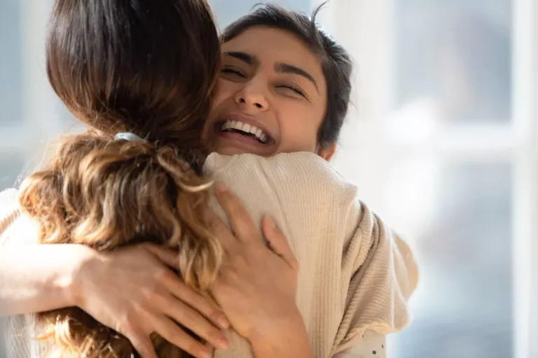hugs-help-protect-against-stress-infection-۲.jpeg.webp