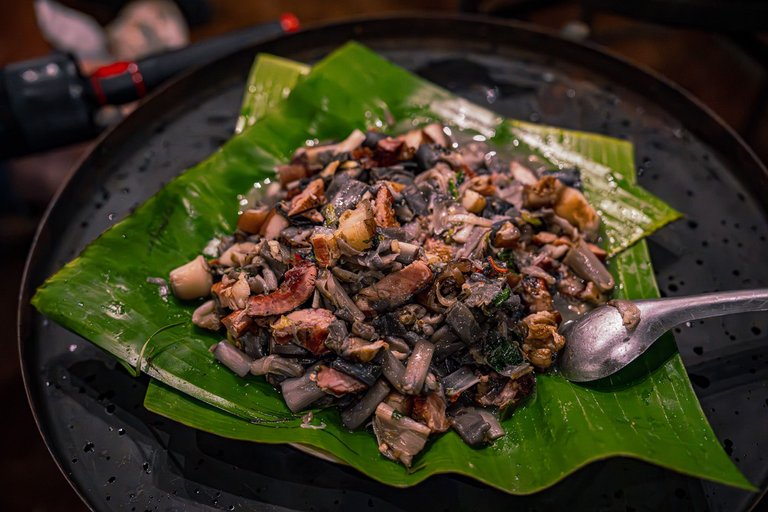 Buffalo meat is stir-fried with eggplant and forest spices