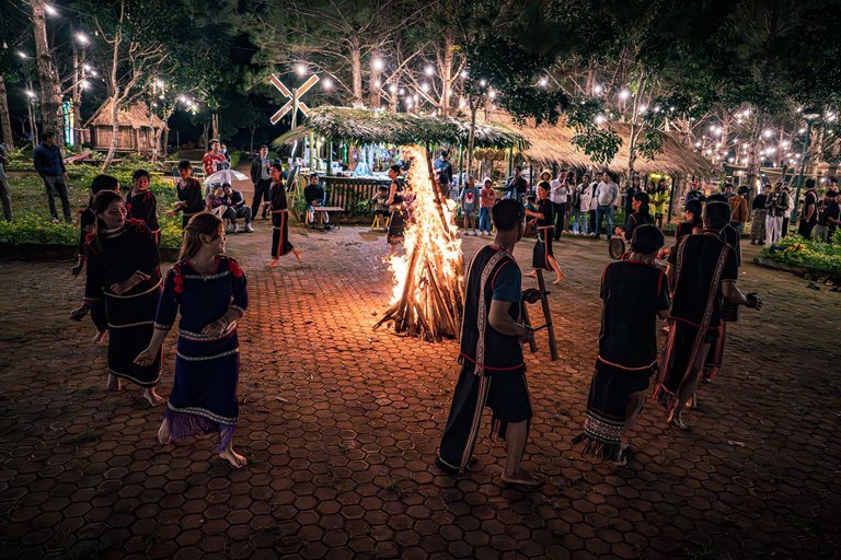 Gong dance performance is is an indispensable part of the fair