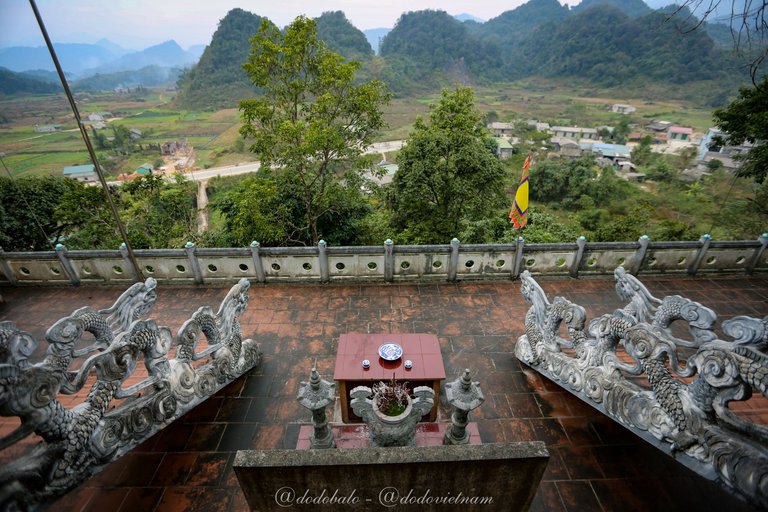 From the temple, we can look out over the surrounding valley.