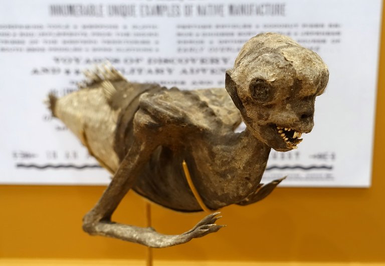 Feejee_Mermaid,_shown_in_P.T._Barnum's_American_Museum,_1842,_as_leased_from_Moses_Kimball_of_the_Boston_Museum,_papier-mache_-_Peabody_Museum,_Harvard_University_-_DSC06156.jpg