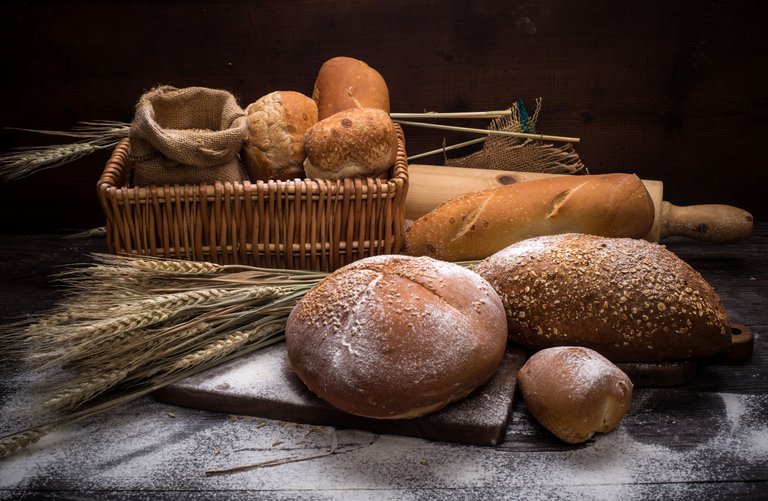 rye-sliced-bread-table.jpg